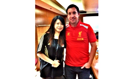 Wartawan Republika Online seusai wawancara dengan legenda Liverpool, Robbie Fowler.