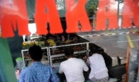 Warung makan akan kembali diserbu PNS di Kota Depak setiap Selasa dengan dihapusnya Program One Day No Rice 