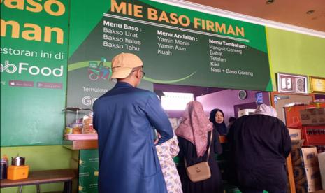 Warung Mi Bakso meramai usai Lebaran