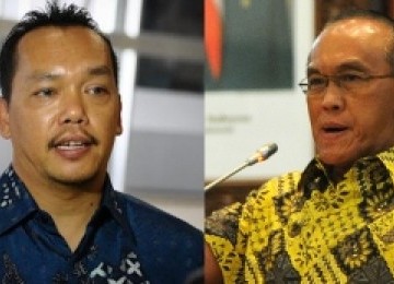 Wasekjen DPP Partai Demokrat, Ramadhan Pohan dan Ketum Partai Golkar Aburizal Bakrie