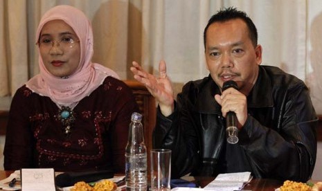 Wasekjen DPP Partai Demokrat Ramadhan Pohan (kanan) dan Ketua Divisi Infokom DPP Partai Demokrat Andi Nurpati (kiri).   