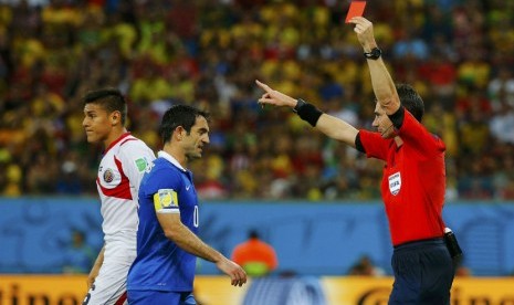 Wasit di laga Piala Dunia 2014 Brasil.