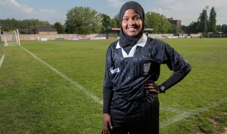 Wasit perempuan Muslim pertama Inggris, Jawahir Roble. Wasit Wanita Muslim Inggris Pertama: Wasit Wanita Dibutuhkan di Semua Level Pertandingan