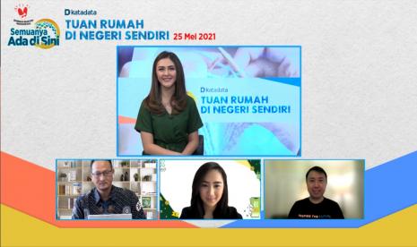 Webinar Katadata Literasi Digital untuk Produk Lokal, Selasa (25/5).