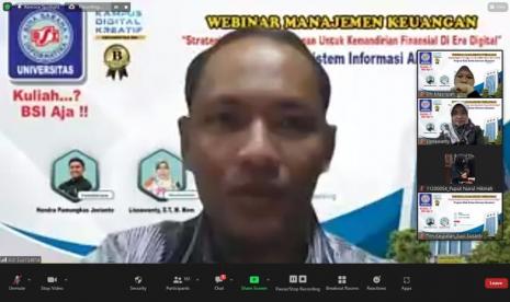 Webinar manajemen keuangan bertema Strategi Pengelolaan Keuangan Untuk Kemandirian Finansial di Era Digital.