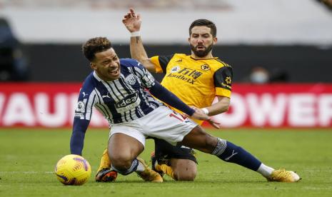 West Bromwich Albion memetik kemenangan perdana bersama pelatih Sam Alladyrce saat mengalahkan Wolverhampton Wanderers 3-2 di laga Liga Primer Inggris pada Sabtu (16/1).