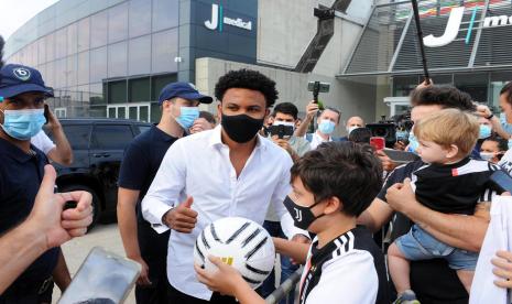 Weston McKennie saat menjalani tes medis bersama Juventus di Turin.