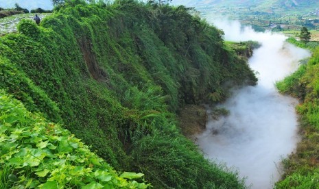 Kawah Timbang di Dieng, Jawa Tengah 