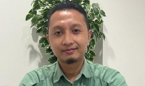  Yasa Kuswandi, alumnus Universitas BSI (Bina Sarana Informatika) Kampus Tasikmalaya jurusan Sistem Informasi Angkatan 2014, kini telah menjadi dosen praktisi Kampus Mengajar Di Universitas BSI Kampus Tasikmalaya. 