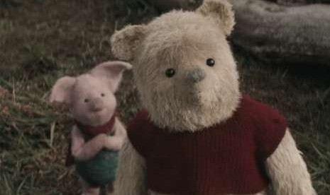 Winnie the Pooh dan Piglet dalam film Christopher Robin.