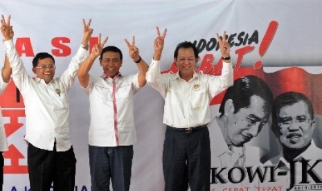 Wiranto mendeklarasikan dukungan kepada Jokowi-JK.