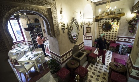 Wisata Halal.  Suasana restoran 'Caravasar de Qurtuba' yang berada di dekat masjid di Cordoba, Spanyol. Restoran ini adalah satu-satunya yang telah mendapatkan sertifikat halal di Spanyol. 