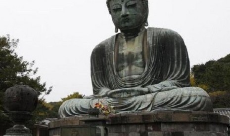 Wisata kuil di Jepang dan kunjungi patung Buddha terbesar di negeri Sakura ini