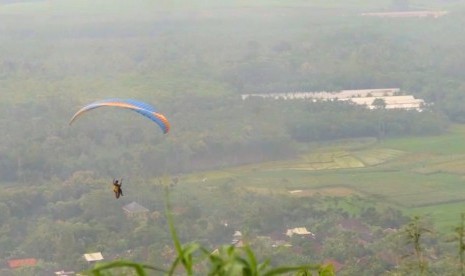 Wisata olahraga paralayang di Batang, Jawa Tengah