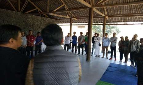 Wisatawan domestik dan mancanegara yang ramai mengunjungi Danau Batur saat sosialisasi keunggulan pangan lokal terhadap stamina tubuh, Jumat (5/10)