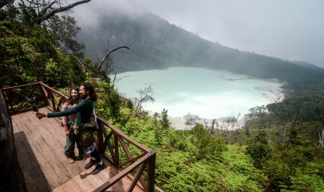 Wisata Alam Kawah Putih, Ciwidey, Kabupaten Bandung, Jawa Barat.