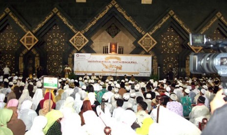 Wisuda Akbar Indonesia Daarul Quran