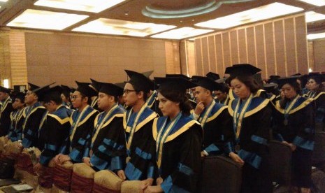 Wisuda mahasiswa Swiss German University angkatan ke-13.