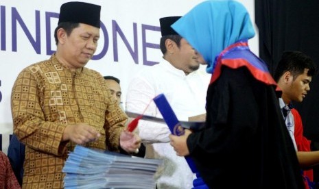 Wisuda santri Rumah Gemilang Indonesia.