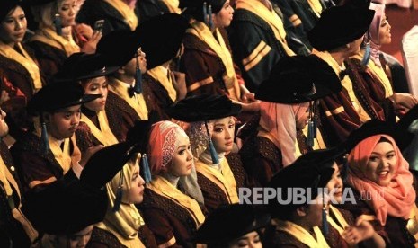 Penundaan wisuda untuk menjamin keselamatan mahasiswa.Ilustrasi wisuda.