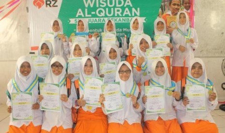 Wisuda Tahfiz Alquran SMP Juara Pekanbaru