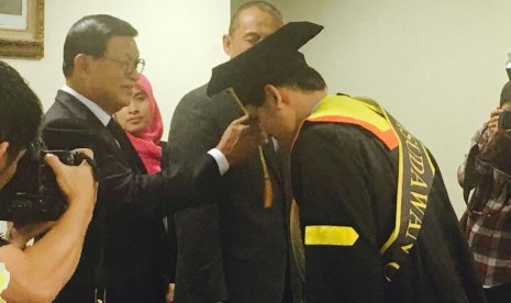 Wisuda UT di Korea Selatan.