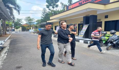 WNA asal Amerika Serikat membunuh mertuanya sendiri di Banjar, Jawa Barat.