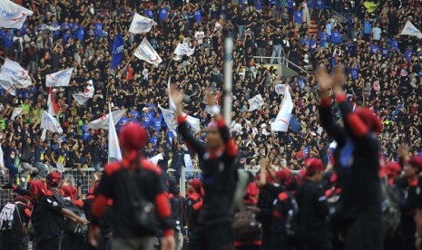 Workers gather to hold May Day in Senayan, Jakarta (illustration)