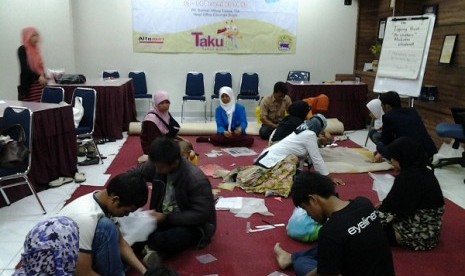 Workshodaur ulang sampah bersama Alfamart