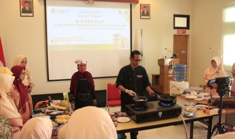 Workshop gizi bertema 'Sajian Kreatif Makanan Halal Rumah Sakit Ala Chef'.