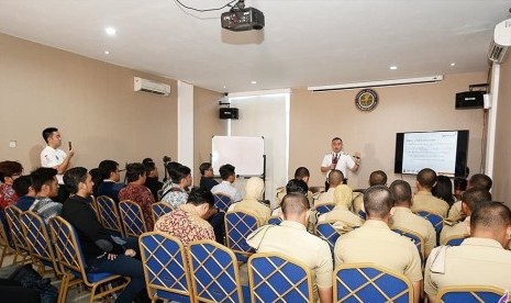 Workshop keamanan pilot internasional bertajuk FAA Safety International Pilot Workshop di Curug, Tangerang, Banten.