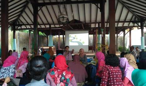 Workshop 'Sekolah Menyenangkan' yang digelar Gerakan Sekolah Menyenangkan (GSM) bekerja sama dengan Sekolah Vokasi UGM dan Dinas Pendidikan Kulonprogo di Sleman, Kamis (30/8).