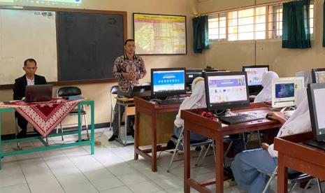 Workshop Universitas BSI bertempat di Laboratorium Komputer SMAN 1 Pengasih pada Rabu (16/11/2022).