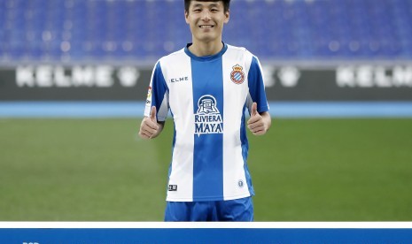 Wu Lei berseragam Espanyol.