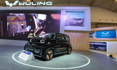 Dalam rangka menyambut momen mudik Lebaran tahun ini, Wuling Motors (Wuling) menggelar program layanan purna jual khusus yang bertajuk Wuling Siaga Mudik 2023. Wuling menghadirkan beragam layanan, mulai dari 70 titik layanan servis dengan Emergency Road Assistance (ERA) dan layanan towing yang tersebar di seluruh Pulau Jawa, Medan, Palembang, Pontianak, Makassar, dan Denpasar.