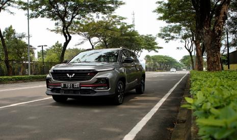 Wuling Motors (Wuling) yang telah resmi meluncurkan Almaz RS di Tanah Air. mengusung konsep sebagai kendaraan digital cerdas, serangkaian teknologi berkendara yang terdepan di kelasnya telah disematkan. 