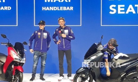 Yamaha luncurkan varian MAXI terbaru,  Yamaha Lexi.  Dalam peluncuran tersebut hadir pula pembalap MotoGP Valentino Rosi dan Maverick Vinales,  Jakarta, Jumat (26/1).