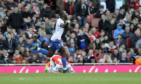 Yannick Bolasie (kiri) 