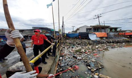 Yasonna meninjau Kali Dadap, Kecamatan Kosambi, Kabupaten Tangerang