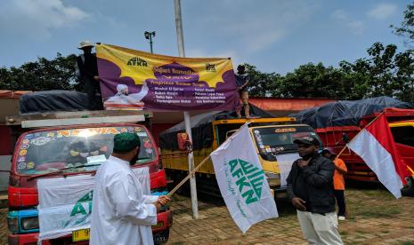 Yayasan Al-Fatih Kaaffah Nusantara (AFKN) komit melanjutkan dakwah di pedalaman Nuu Waar (Papua). Belum lama ini, bantuan sebanyak tiga kontainer dikirim.