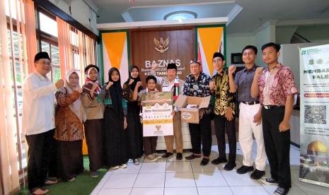 Yayasan Al-Muin Kota Tangerang mengedukasi siswanya untuk membantu Palestina