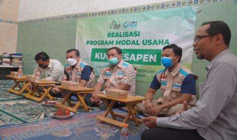 Yayasan Baitul Maal (YBM) PLN menggandeng LMI menyalurkan bantuan untuk kelompok usaha cahaya (KUC). 