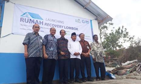 Yayasan Baitul Maal (YBM) PLN meresmikan rumah recovery Lombok di Dusun Lebah Sari, Desa Pemenang Barat, Kecamatan Pemenang, Kabupaten Lombok Utara, Nusa Tenggara Barat (NTB), pada Jumat (28/9).