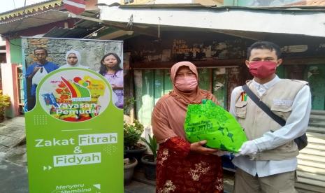 Yayasan Bangun Pemimpin Muda Masa Depan Salurkan Donasi untuk 708 Penerima Manfaat pada Ramadhan 1441 H, Sabtu (23/5).