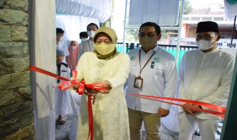 Yayasan Bangun Sejahtera Mitra Umat (Yayasan BSMU) bersama Bank Syariah Indonesia (BSI) melakukan peresmian Rumah Belajar Quran Bina Santri Indonesia pada hari Jum’at (7/5) di Cikupa, Tangerang.