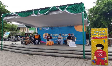 Yayasan Kakak bersama Forum Anak Surakarta, Pendamping Forum Anak, dan Pemuda Penggerak menggelar aksi bertajuk Festival Keren Tanpa Rokok untuk mempromosikan kesehatan dan perlindungan anak di Taman Jaya Wijaya, Kelurahan Mojosongo, Kecamatan Jebres, Solo, Sabtu (20/11). 