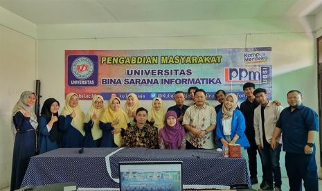 Yayasan Pendidikan dan Kesejahteraan Islam Al Muhajirin Kota Bogor Jawa Barat menyelenggarakan pelatihan penting yang bertujuan untuk merintis upaya peningkatan layanan masyarakat. Pelatihan Pembuatan dan Pengembangan Sistem Informasi Manajemen Yayasan ini diadakan di kantor yayasan sebagai langkah penting untuk modernisasi dalam komunikasi dan penyampaian informasi kepada masyarakat. Pelatihan dilaksanakan pada Rabu, (1/11/2023).