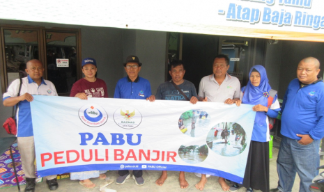 Yayasan UPZ Pundi Amal Bakti Umat berkoordinasi dengan Baznas Kota Bekasi turun ke lokasi banjir yang terisolir dari bantuan pemerintah.