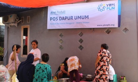 YBM PLN menggelar program Layanan Kesehatan dan Dapur Umum bagi korban kebakaran di Manggarai, Jakarta Selatan, mulai Jumat (12/7).