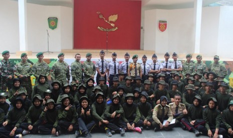 Yonif PR 431 Kostrad Latih Siswa SMK Bela Negara